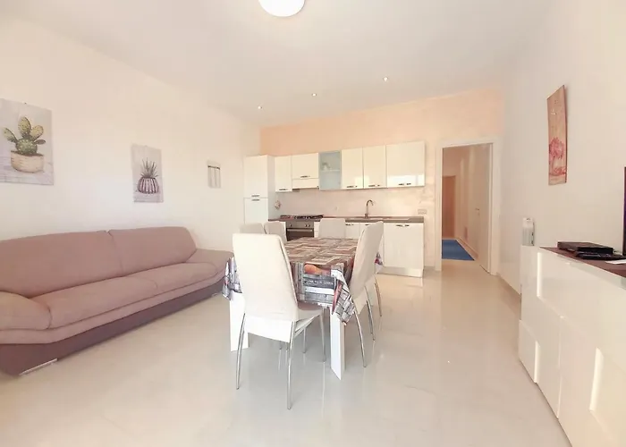 - Air Conditioning & Wifi